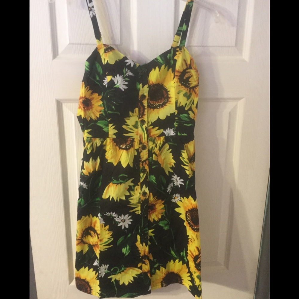 🎉HOST PICK🎉LAST 1💛BLACK SUNFLOWER PRINT DRESS - Picture 5 of 8
